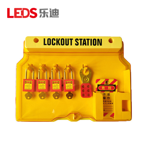 ���i�i��վ